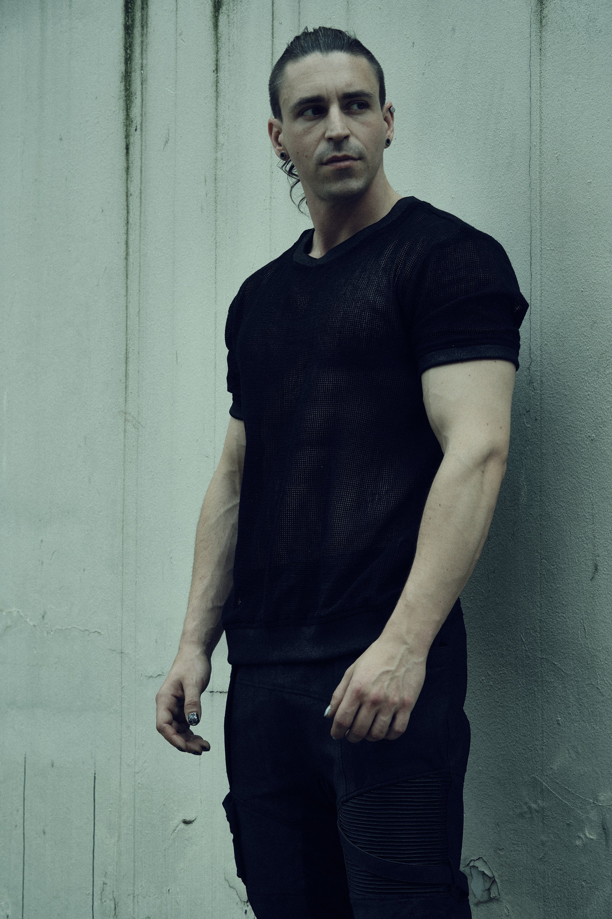 Front view of the black SYZMIC EIDOS-213 short-sleeve organic cotton mesh T-shirt.