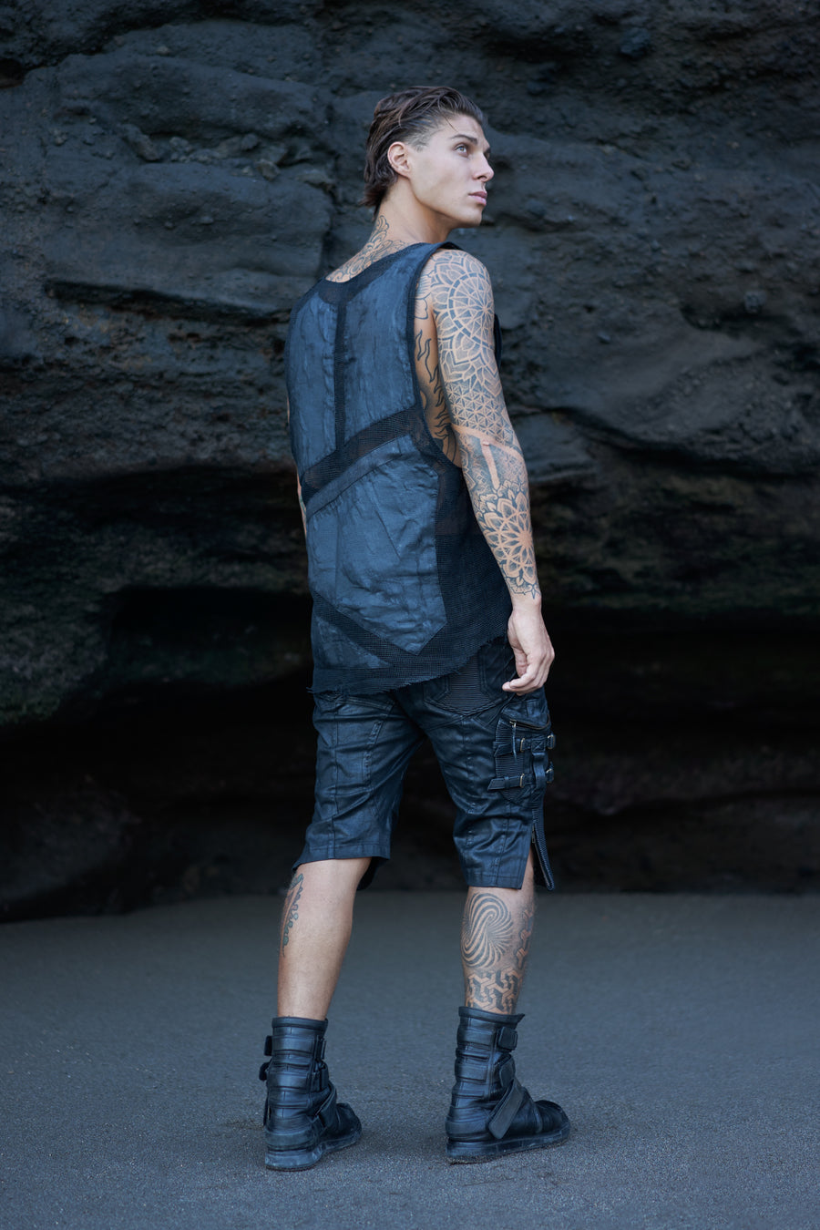 mens waxed textured tactical 3 4 shorts multi utility pockets mesh tank top leather boots